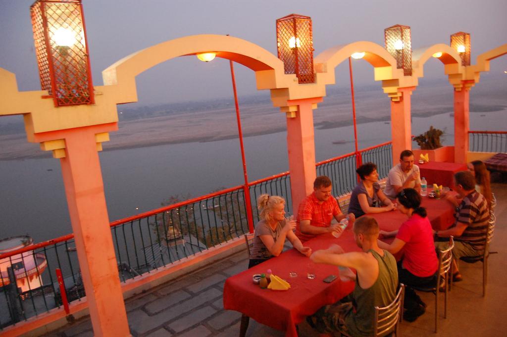 Puja Guest House Varanasi Exteriör bild