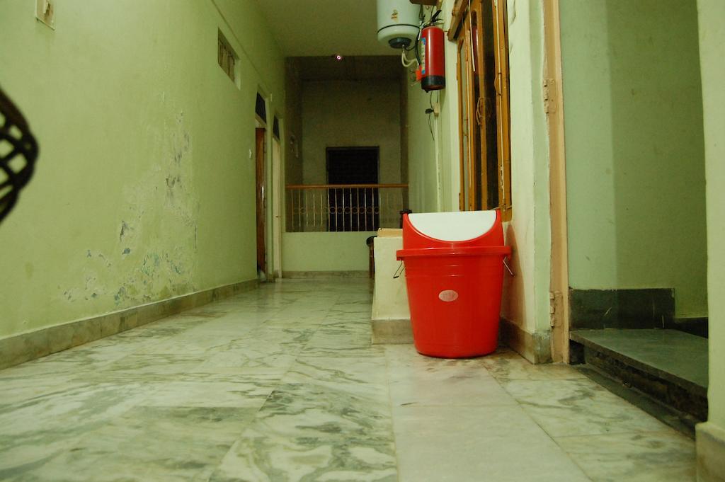Puja Guest House Varanasi Exteriör bild