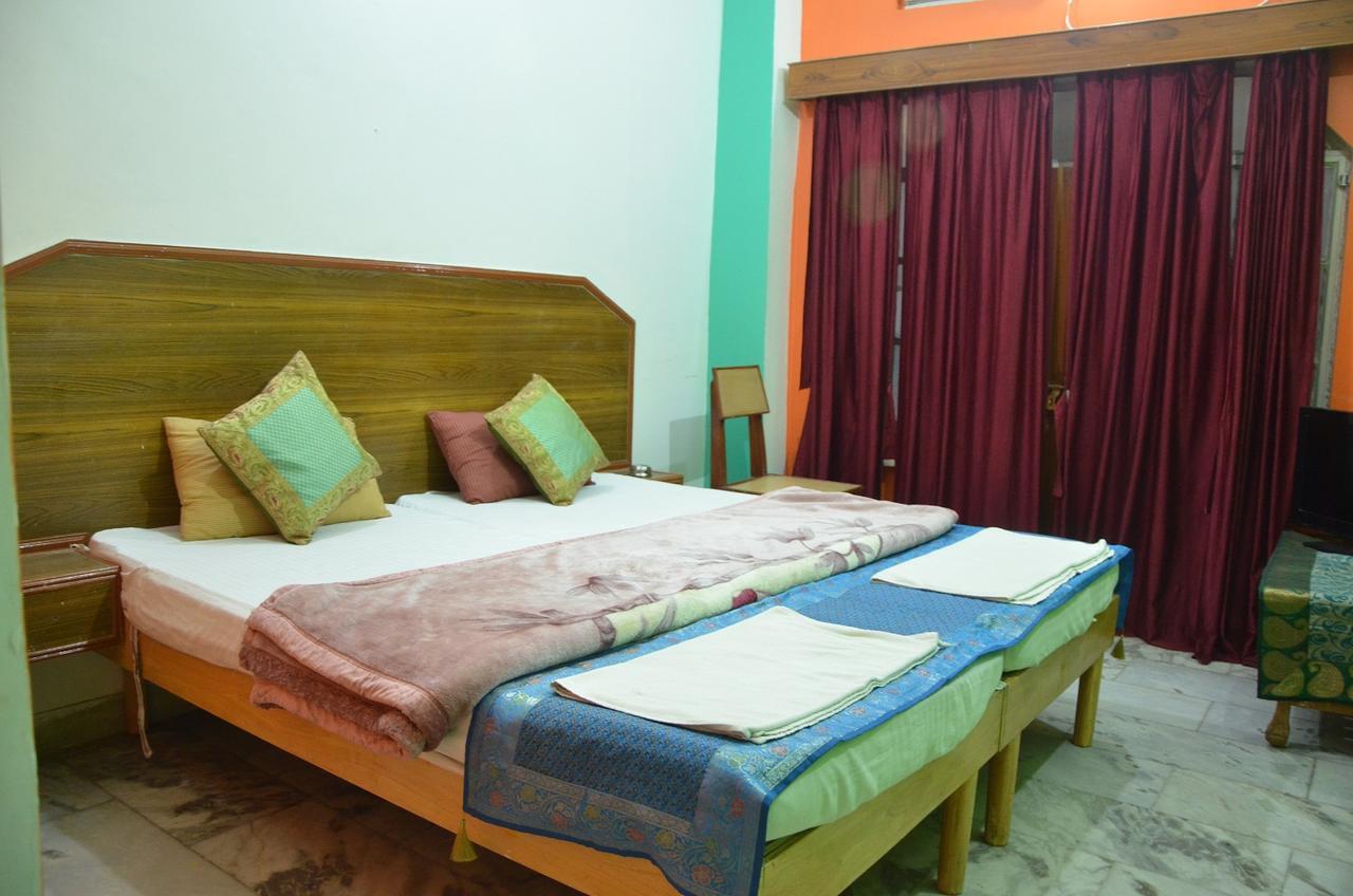 Puja Guest House Varanasi Exteriör bild