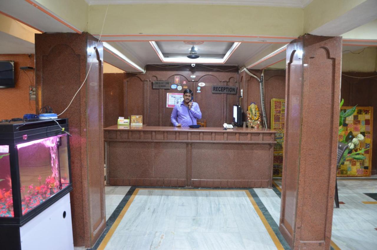 Puja Guest House Varanasi Exteriör bild
